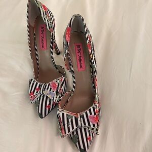 Betsey Johnson heel